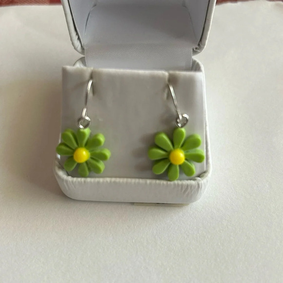3/$20 Green and Yellow Silver Plated Flower Floral Groovy Dangling Drop Earrings - Picture 1 of 3